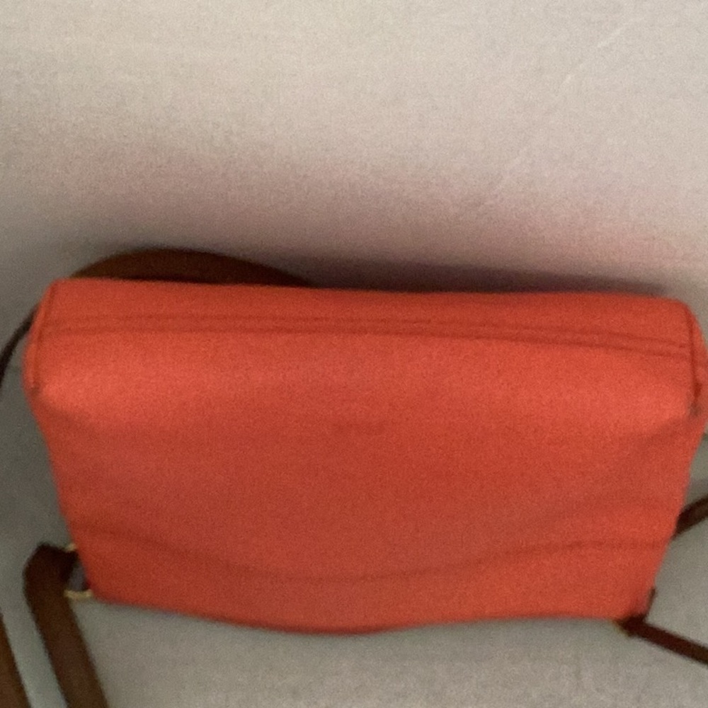 Coral Crossbody Leather Shoulder Bag - Women - Picture 10 of 13